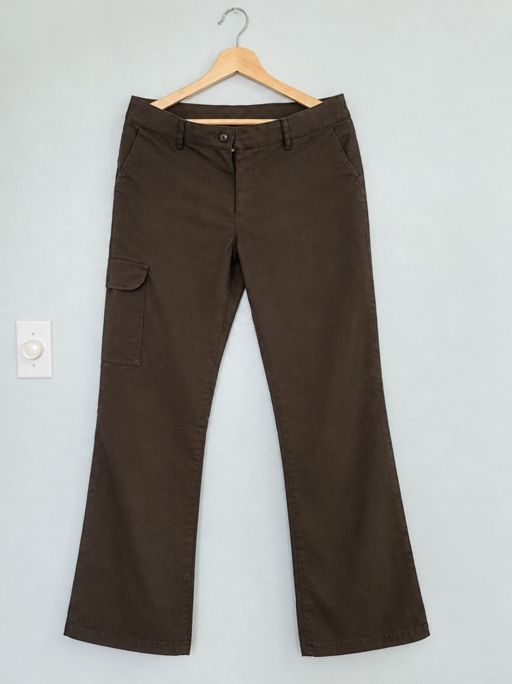 MEC Women's Utility Cargo Hiking Pants Sz 8 Brown Athletic Performance Mid-Rise